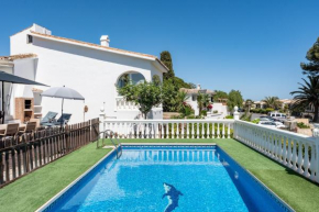 Superbly situated villa 67